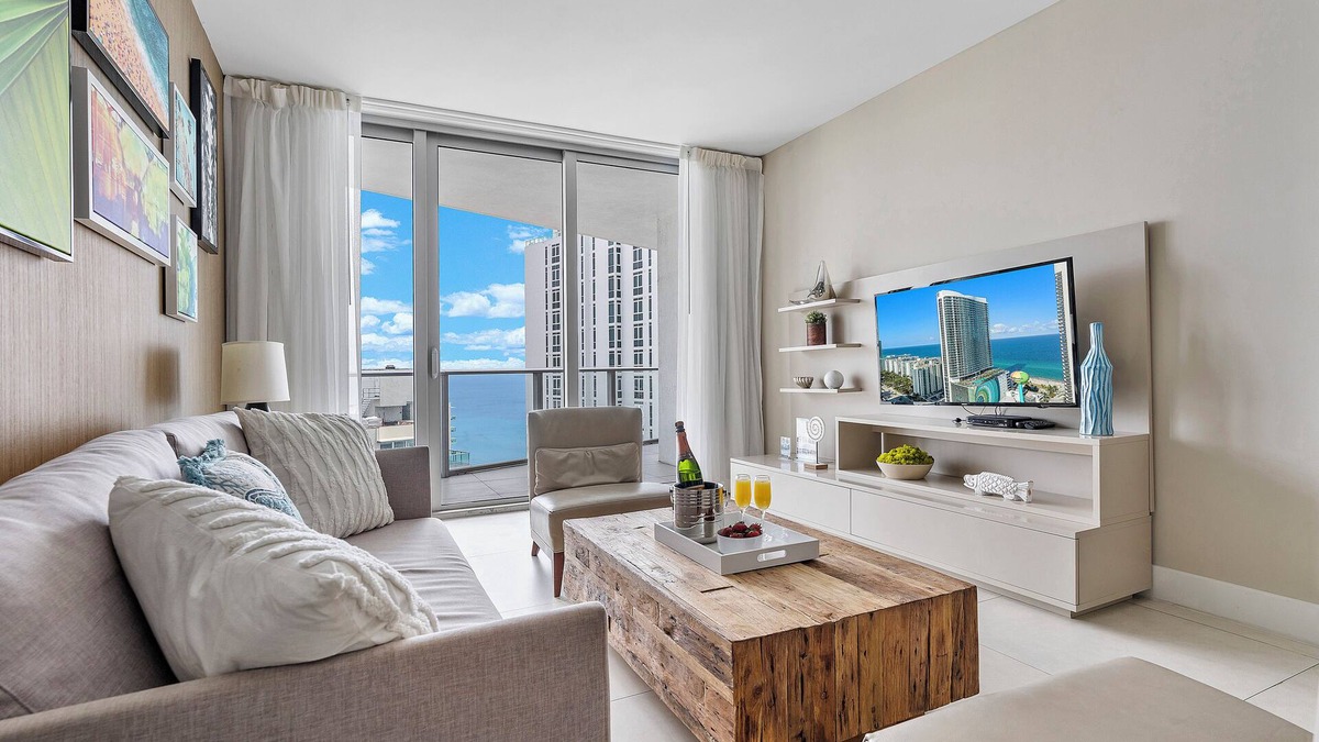 Seybold Condo | Lyfe Resort and Residences on the beach