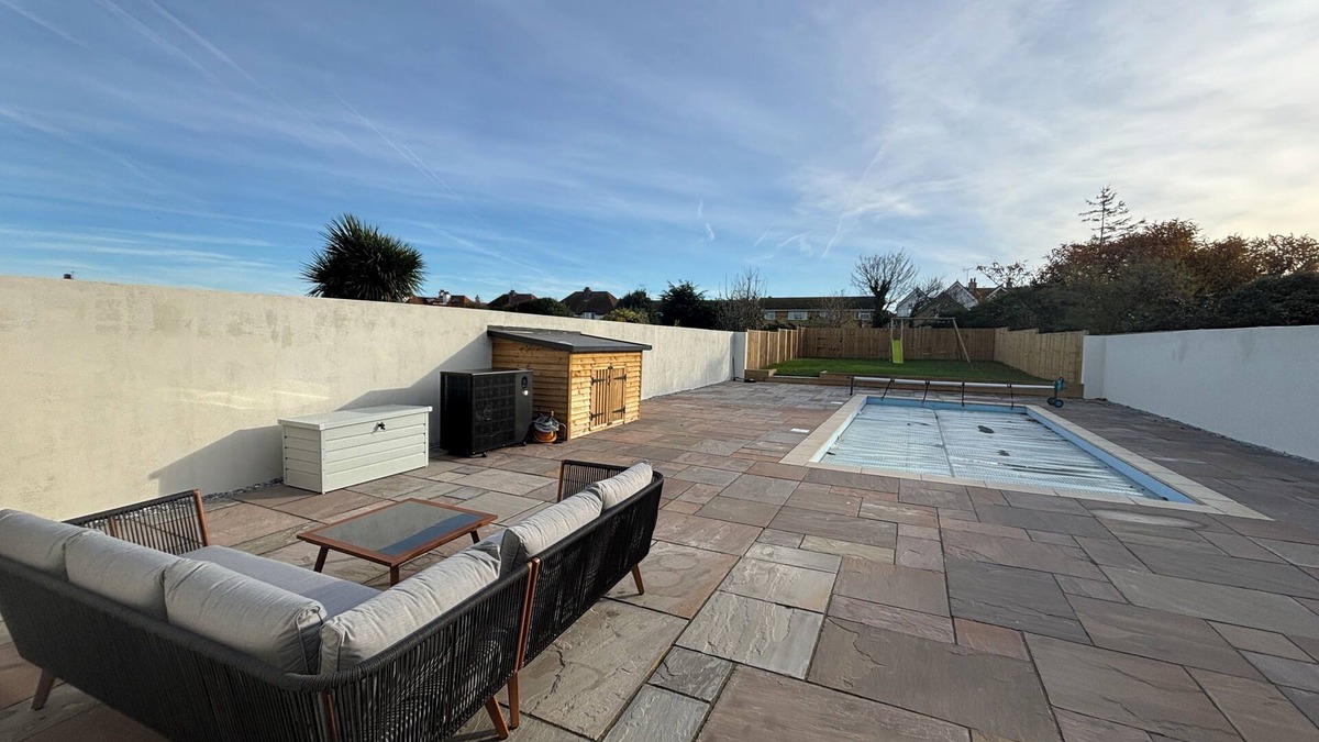 Broadstairs House | Lyla's | Holiday Home | Swimming Pool | Hot Tub | Parking