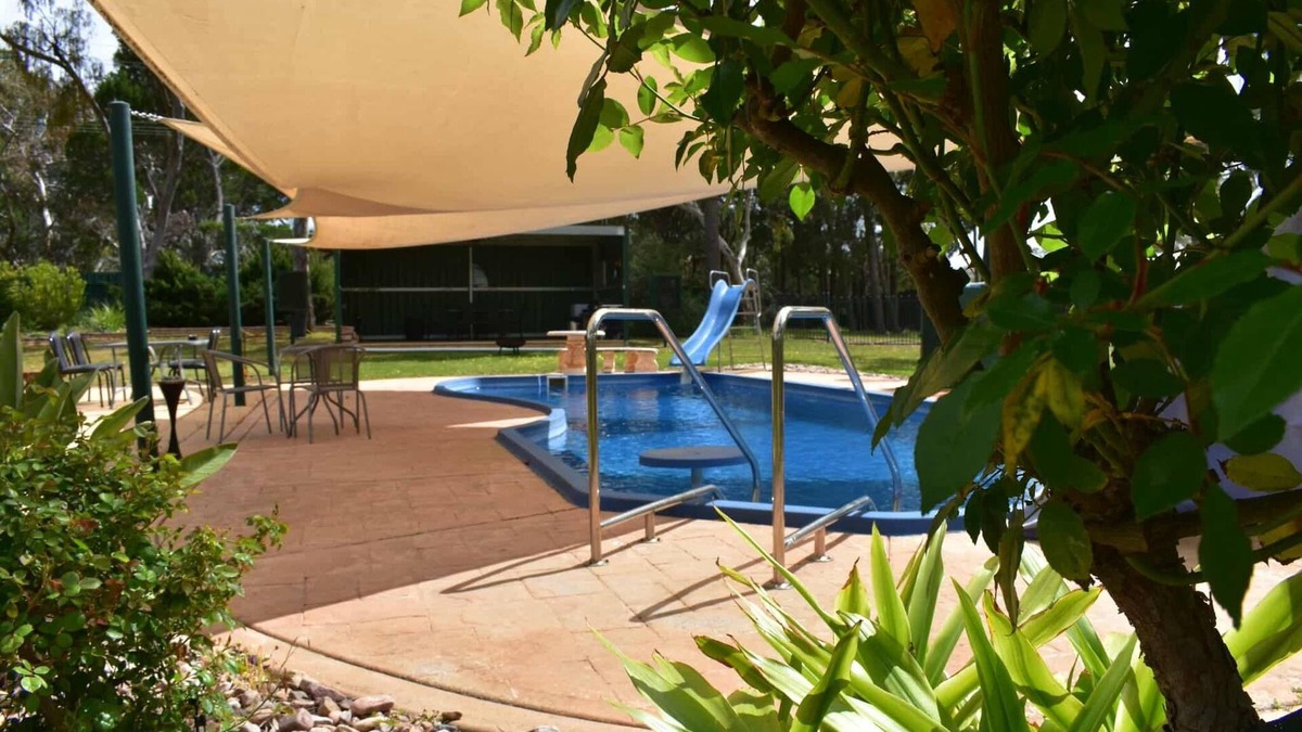 Altona Apartment | Lyndoch Retreat – 2BR with Pool, BBQ & Fire Pit