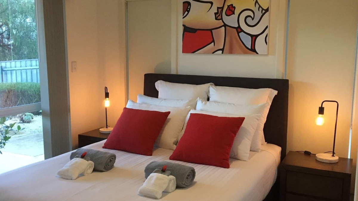 Upper Wakefield Apartment | Lyreen's apartment B&B