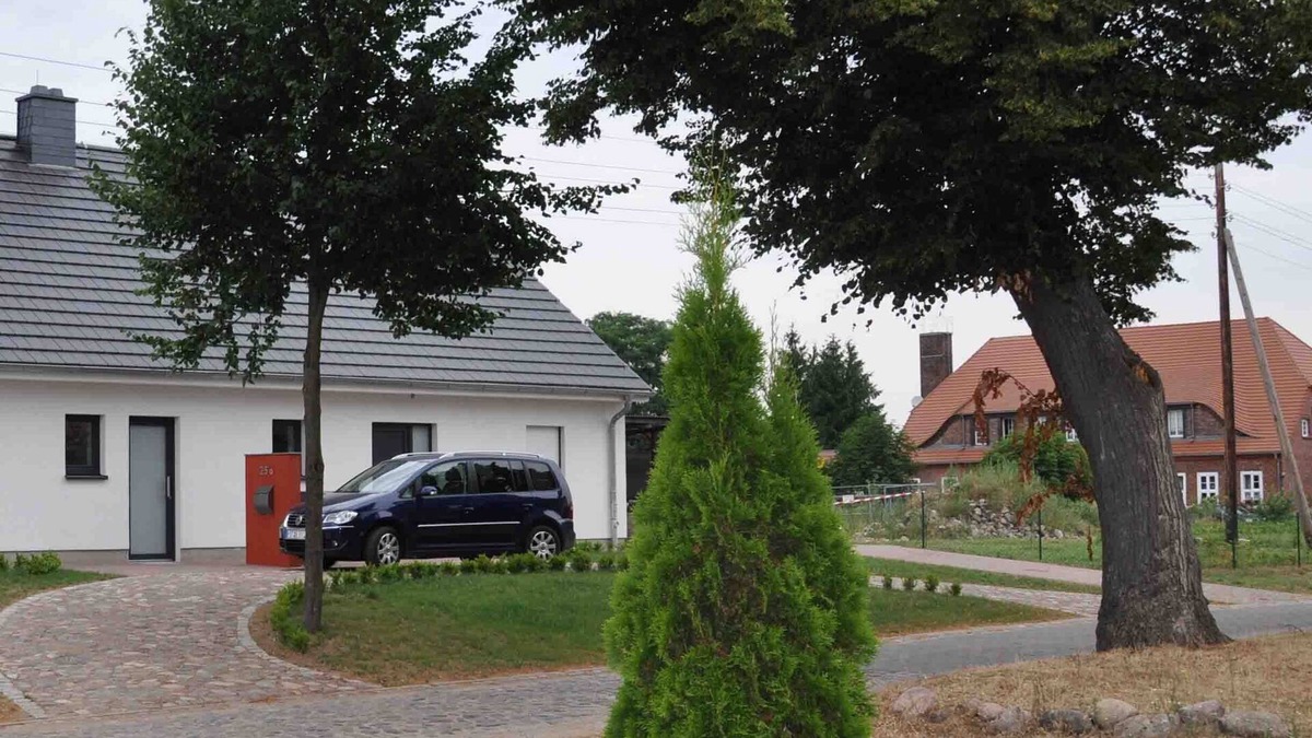 Wokuhl-Dabelow House | Müritz National Park, bathing lake, boat rental, terrace roof, wallbox, WLAN, sauna