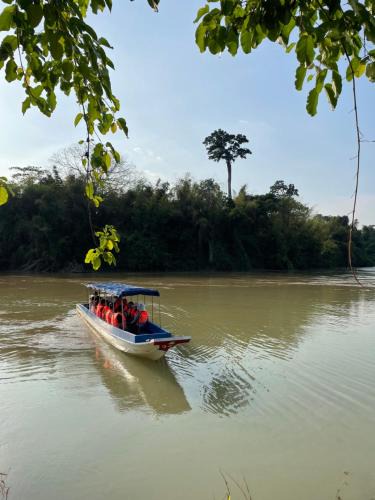 Nam Cat Tien Hotel | Mỏ Vẹt Guesthouse Riverside
