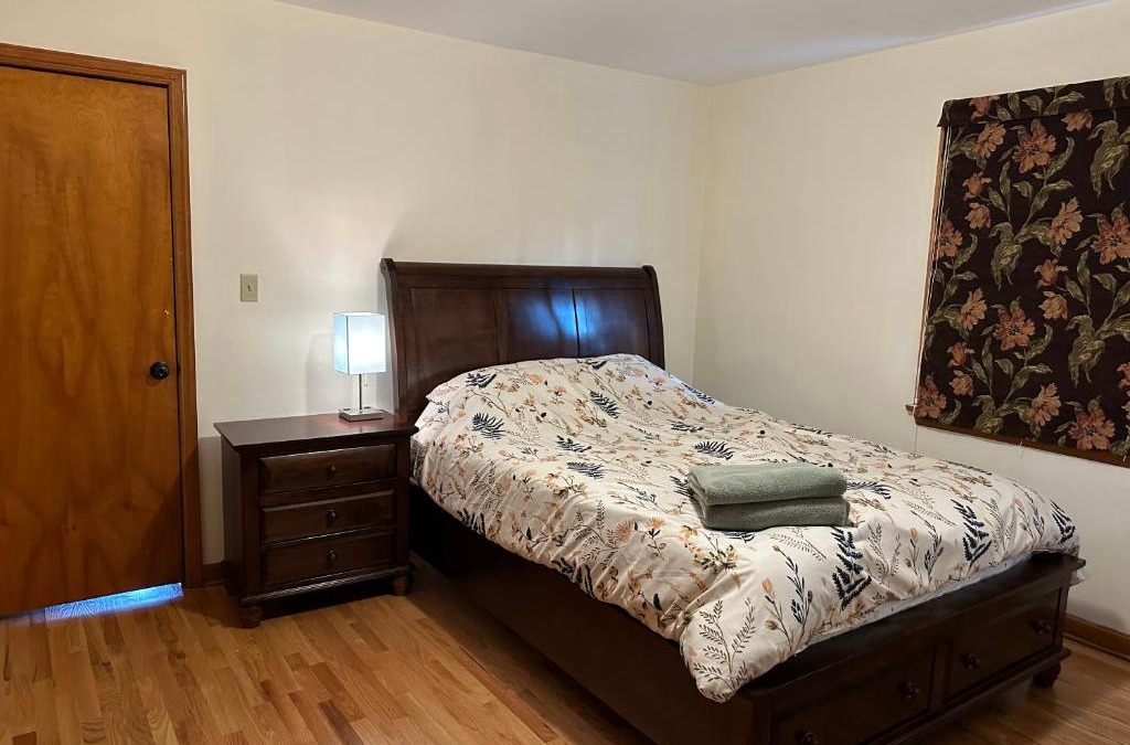 New Brunswick House | M2 Comfortable Room near Rutgers U, hospitals