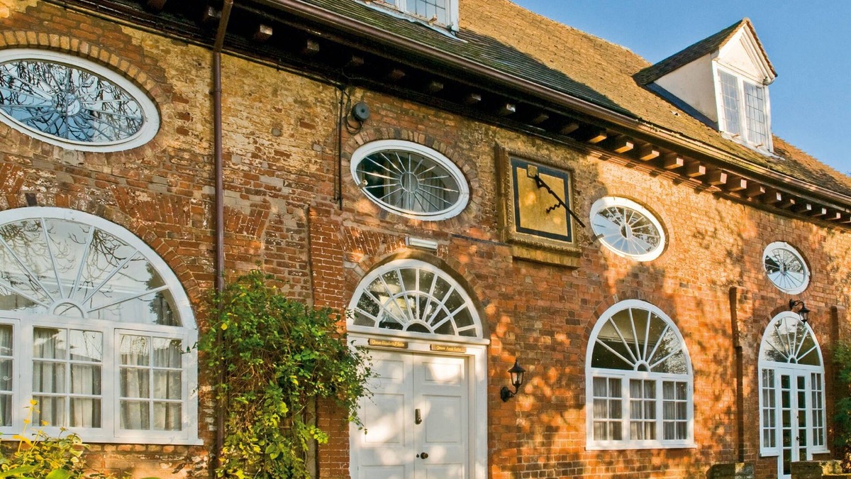 Stratford-upon-Avon Hotel | Macdonald Alveston Manor Hotel & Spa