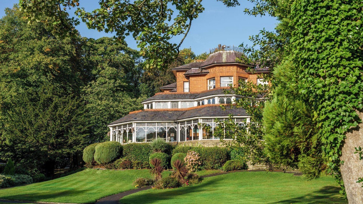 Standish Hotel | Macdonald Kilhey Court