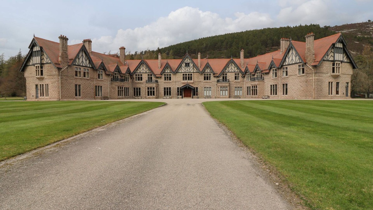Ballater Cottage | MACDUI - MAR LODGE ESTATE, pet friendly in Braemar