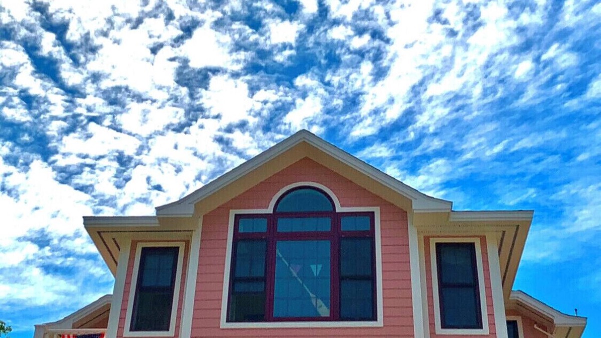 Mackinac Island Condo | Mackinac Island Condo MONTHLY RENTAL ONLY Condo has Great Lakes & Main St. views