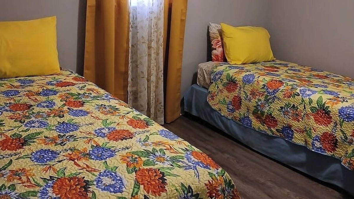 Macon House | Macon Duplex Getaway | 3BR, WiFi, BBQ and Parking