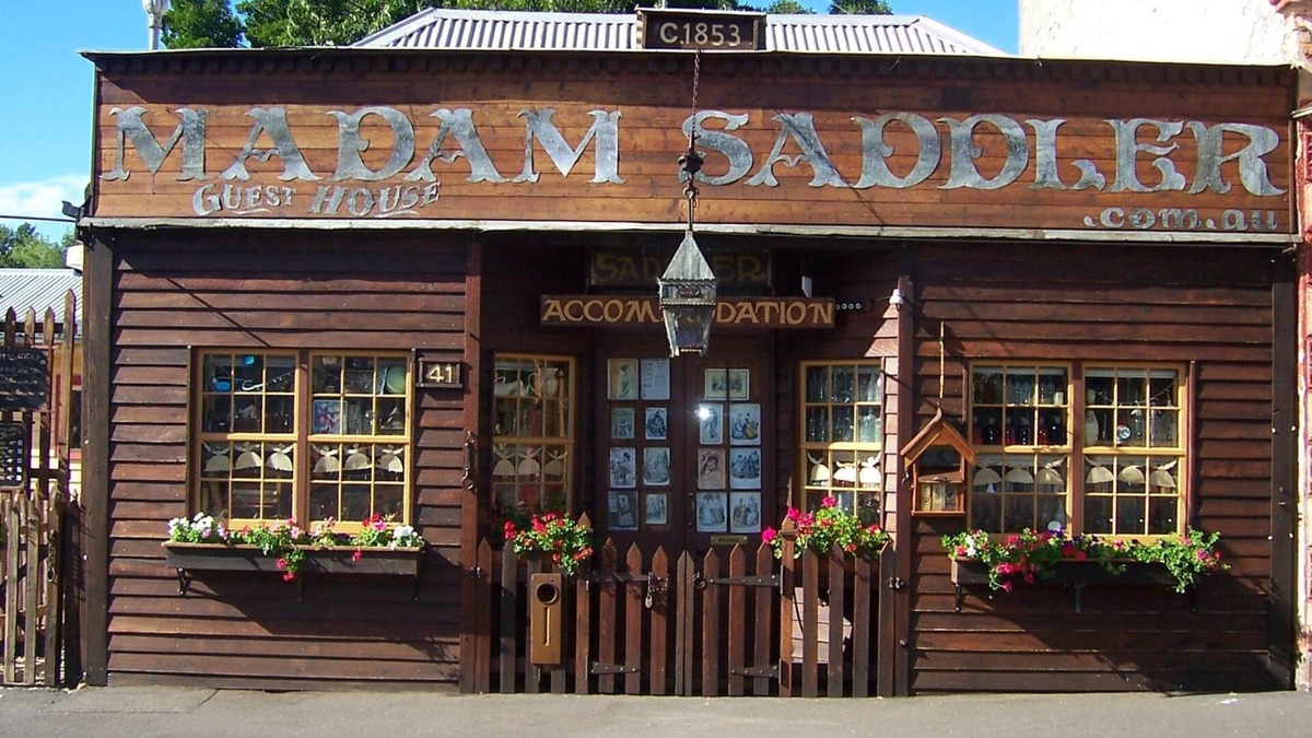 Clunes Cottage | Madam Saddler A Gorgeous Accommodation In Clunes.