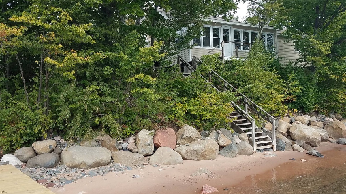 La Pointe Cabin | Madeline Island LAKESIDE Cabin on the Shore of Lake Superior - "BAYSIDE"