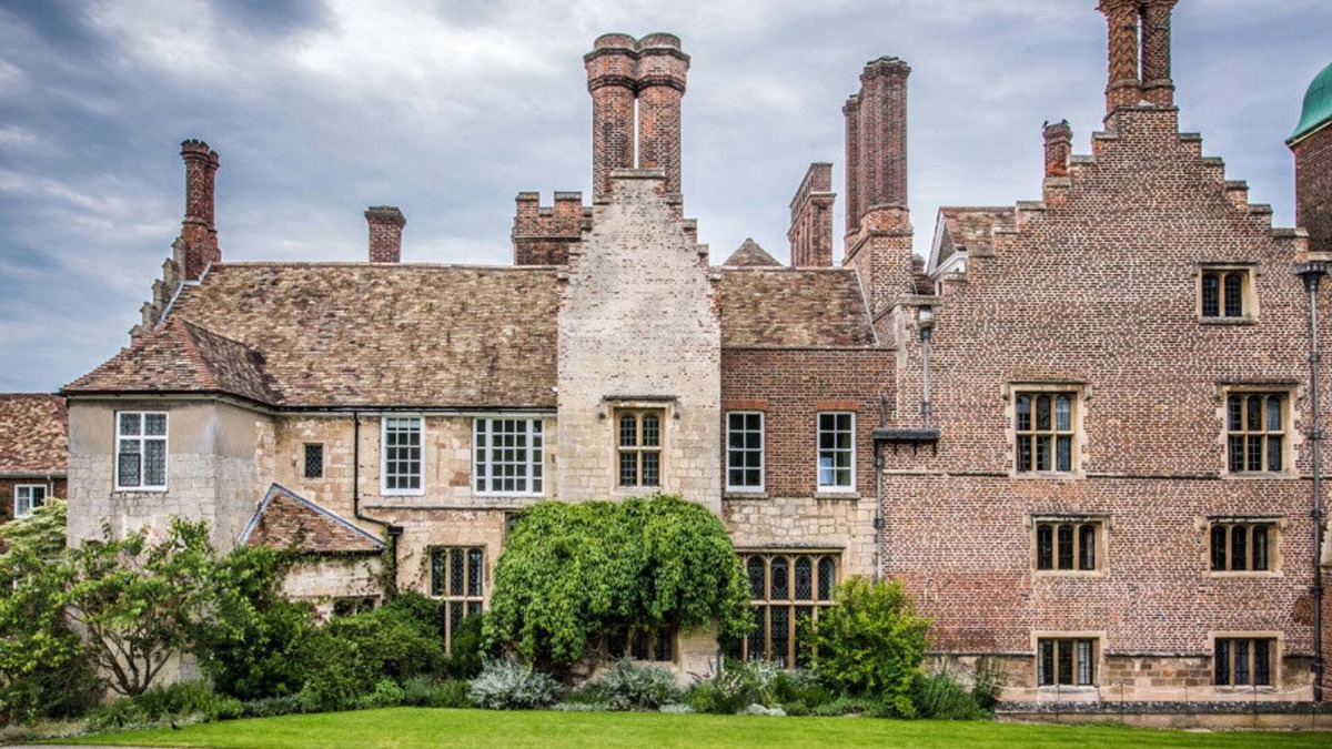 Madingley Bed & Breakfast | Madingley Hall