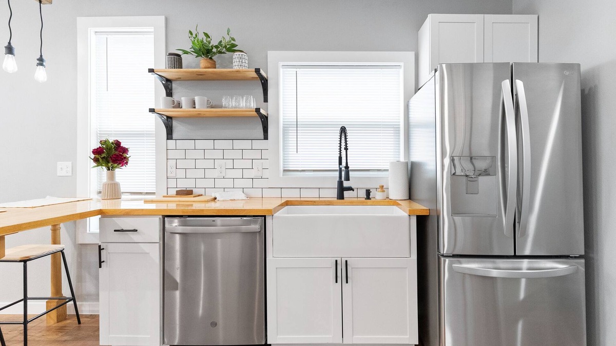 Helena House | Madison - newly remodeled, centrally located.