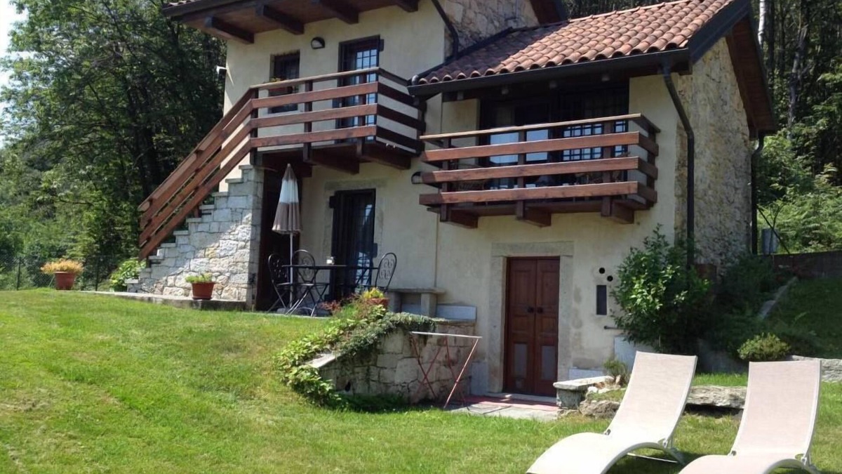 Boleto House | Madonna Del Sasso: House with garden