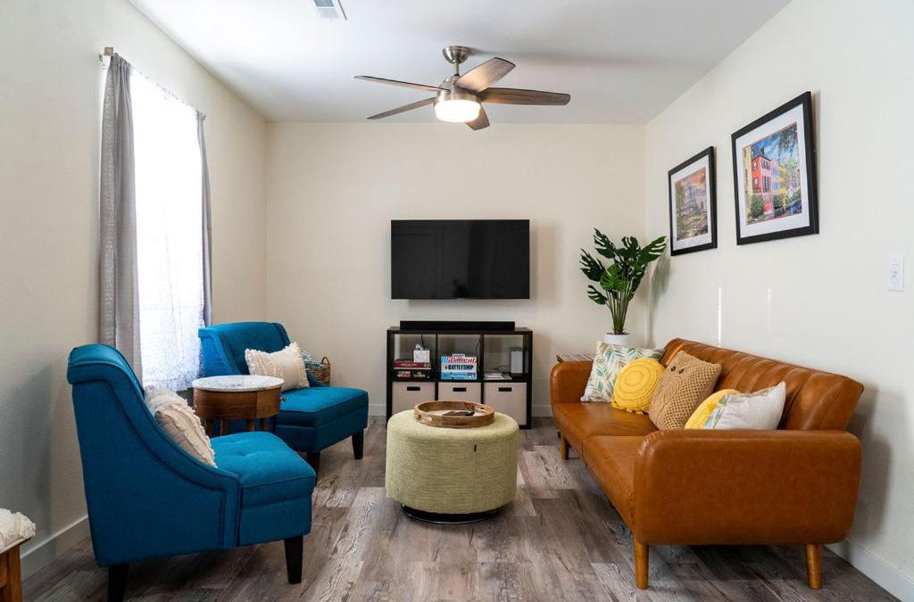 North Charleston House | Madrona's Cottage B- Fully fenced and pet friendly