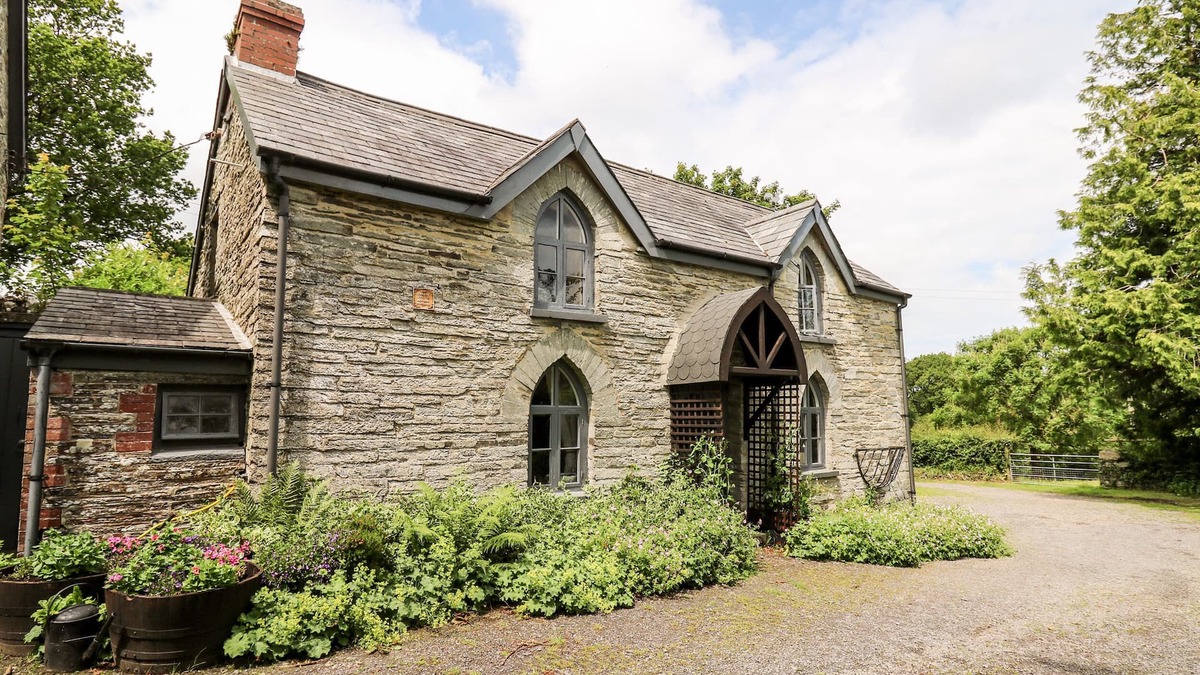 Cilgerran Cottage | MAESGWYN, pet friendly, character holiday cottage in Cardigan