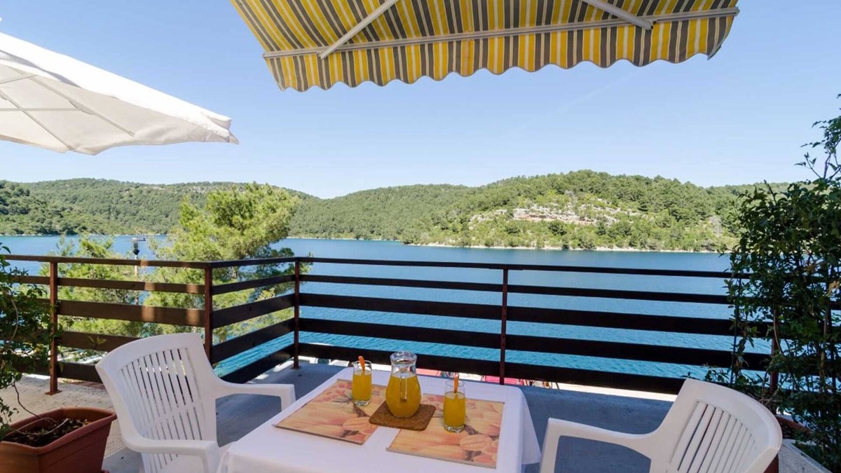 Polace Apartment | Maestral Studio with Terrace and Sea View