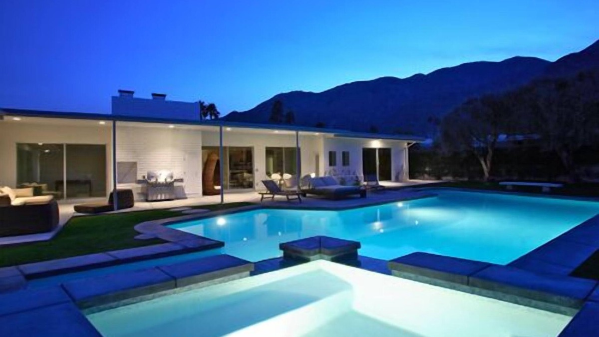 Vista Las Palmas House | Magazine published luxury mid century house in Vista las Palmas area PS #1392