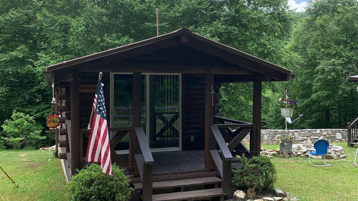 Cranberry Falls Cabin | Maggie Valley Cabin off the Blue Ridge Pkwy.
