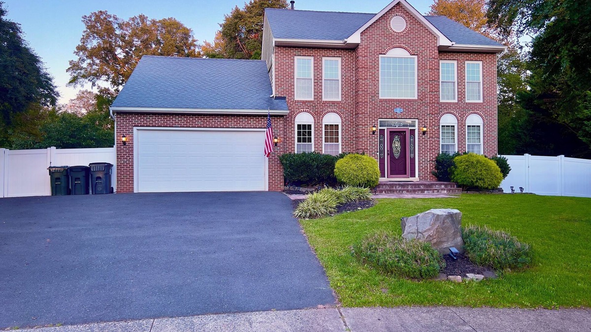Manassas Villa | Magic Hide Aways