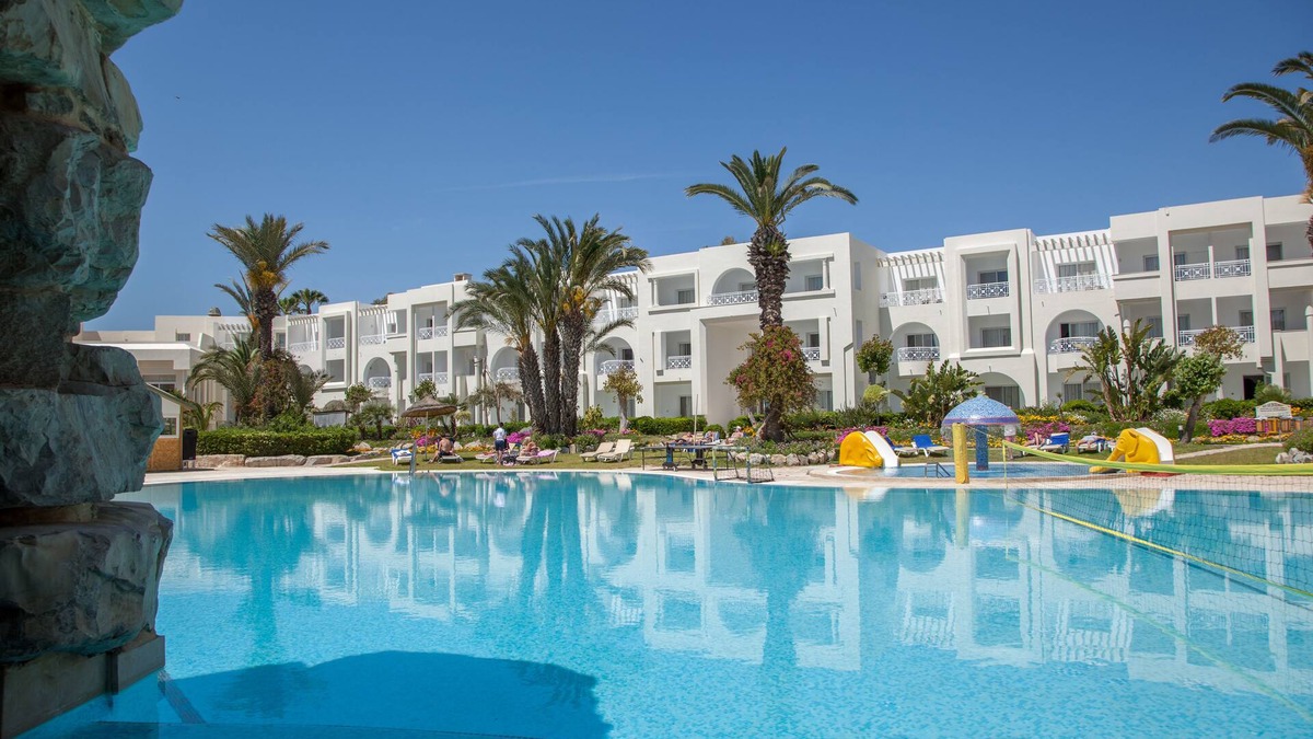 Yasmine Hotel | Magic Life Africana