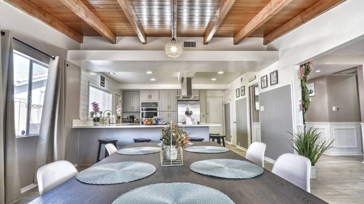 Fullerton House | ❀ Magical Days home ❀ Disneyland ◦ Beach ◦ Fast WIFI ◦ Anaheim ◦ Games ◦ Family