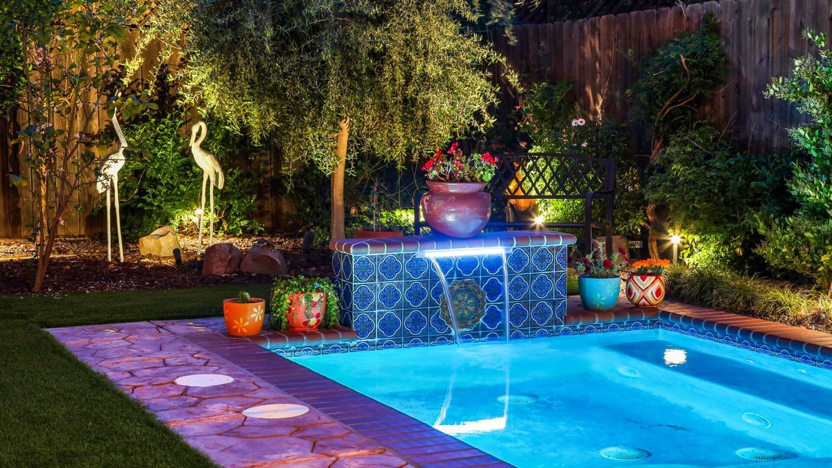 Lodi House | Magical-dwntwn Lodi, hot tub, firepit, wine tasting, backyard oasis