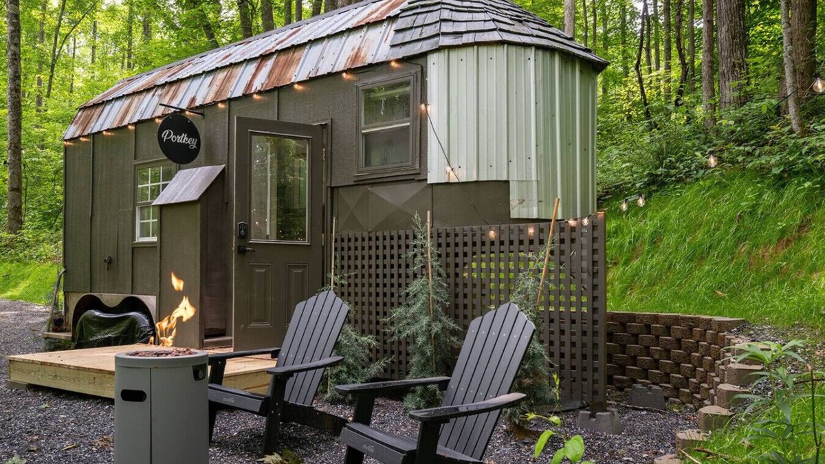 Sylva House | Magical Harry Potter Themed, Hot Tub, and Fire Pit!