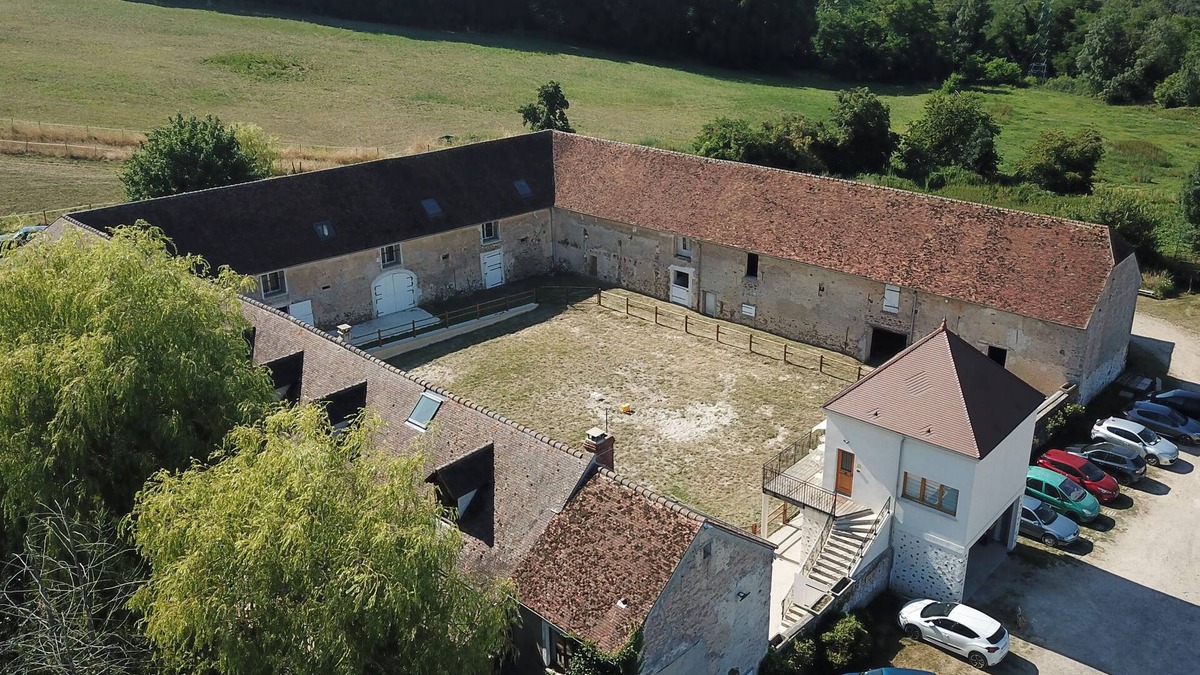 Chierry House | Magical & historic gîte 65 pers. Cousinades-Seminars-Weddings, .