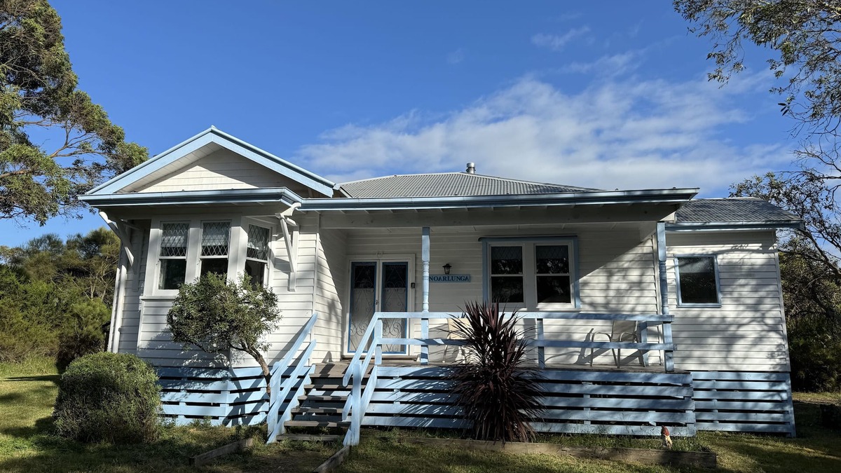 Yanakie House | Magical house in acres of native bush