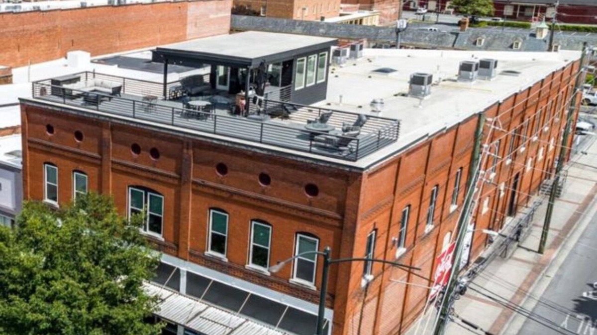 Rome House | Magical Luxury Loft - 6 Bedroom 10 King/Queen Beds - ON BROAD STREET!