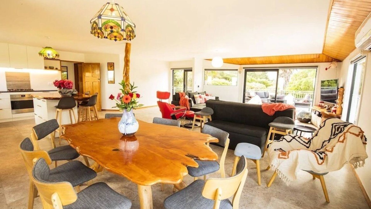 Hapuku House | Magical Oceanfront Spot