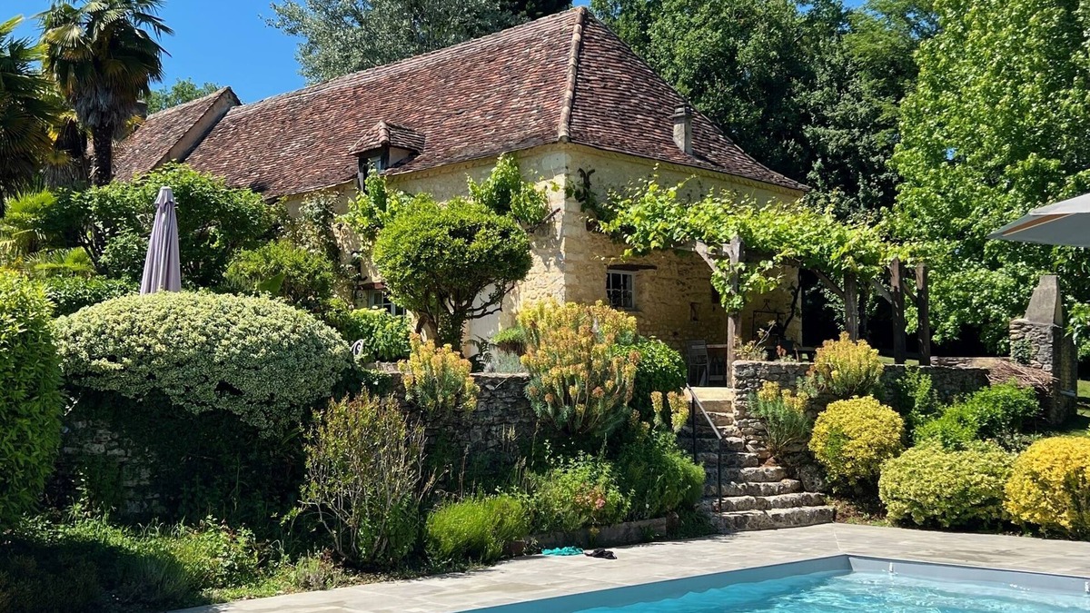 Saint-Felix-de-Villadeix Cottage | Magnificent 17th-century Périgord farmhouse for 14 people