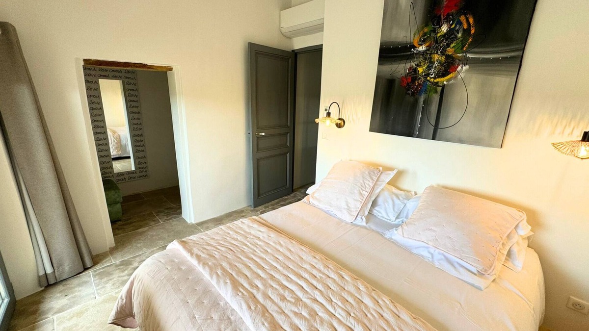 Saint-Quentin-la-Poterie House | Magnificent village house, 8 pers, air conditioning, pool, spa