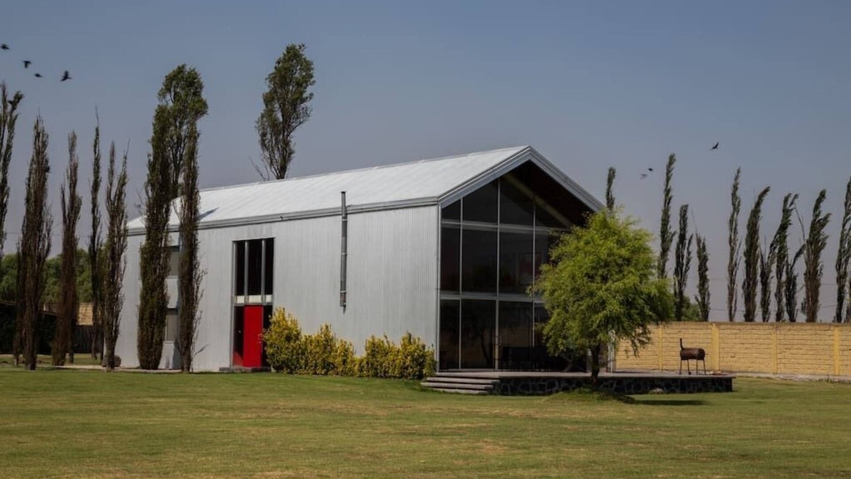 Mexico House | Magnificent Estate with Private Lake and Large Garden