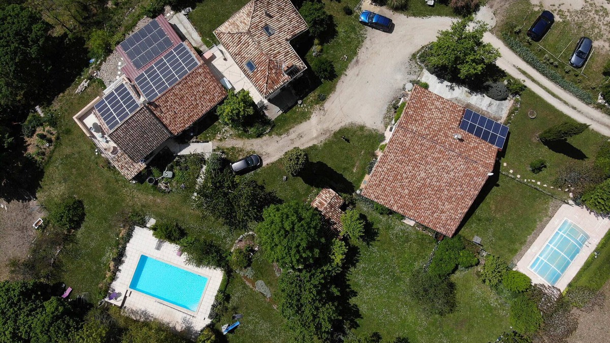 Bagat-en-Quercy Villa | Magnificent gites with swimming pool, sauna and massages, calm and well-being.