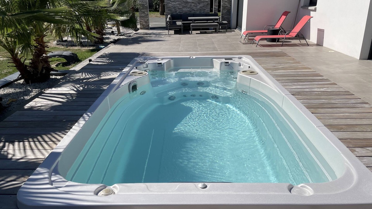 Fargues-Saint-Hilaire Villa | Magnificent contemporary with heated spa 15 min from Bordeaux center.