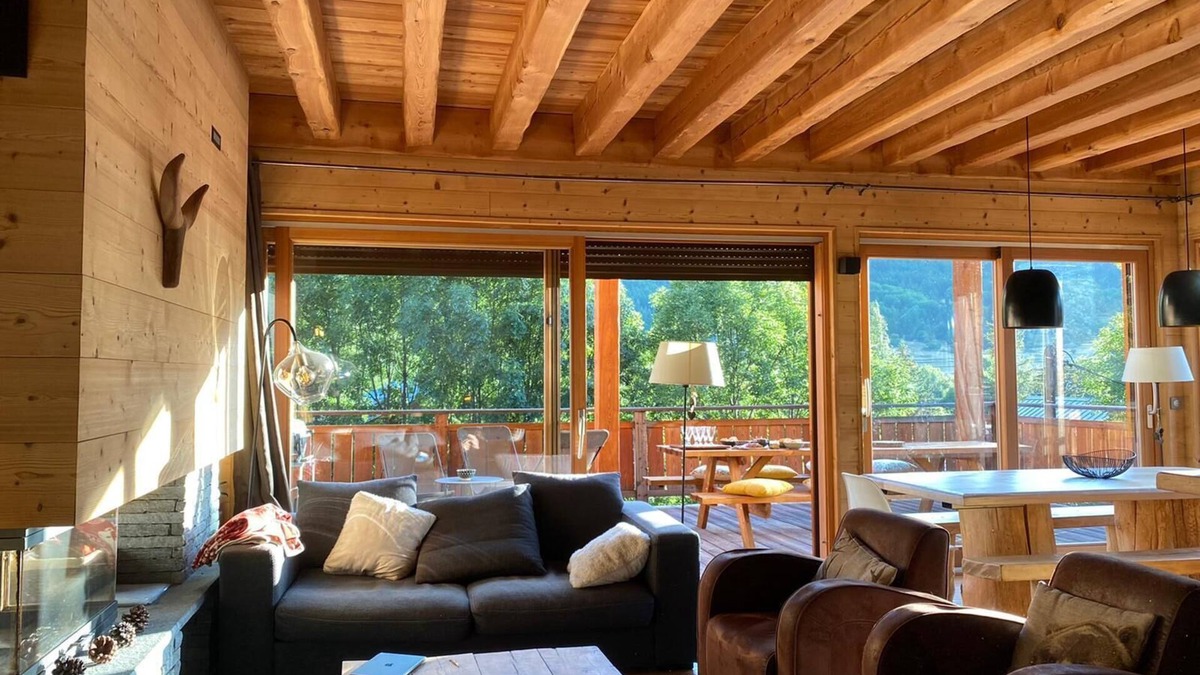 Le Serre Barbin Apartment | Magnificent 14-room apartment in chalet, south-facing terrace, fireplace