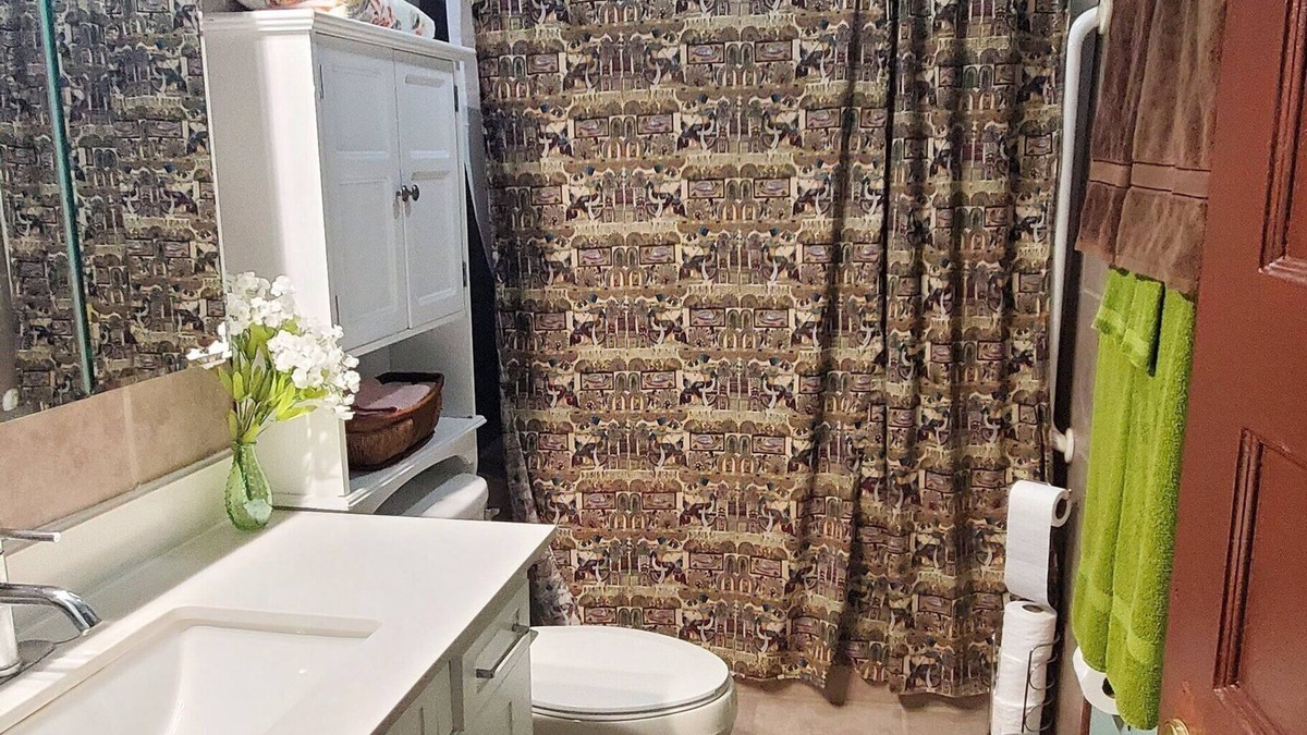 Near Eastside House | Magnificent 2 Bedroom, Loft Close to Downtown Duplex