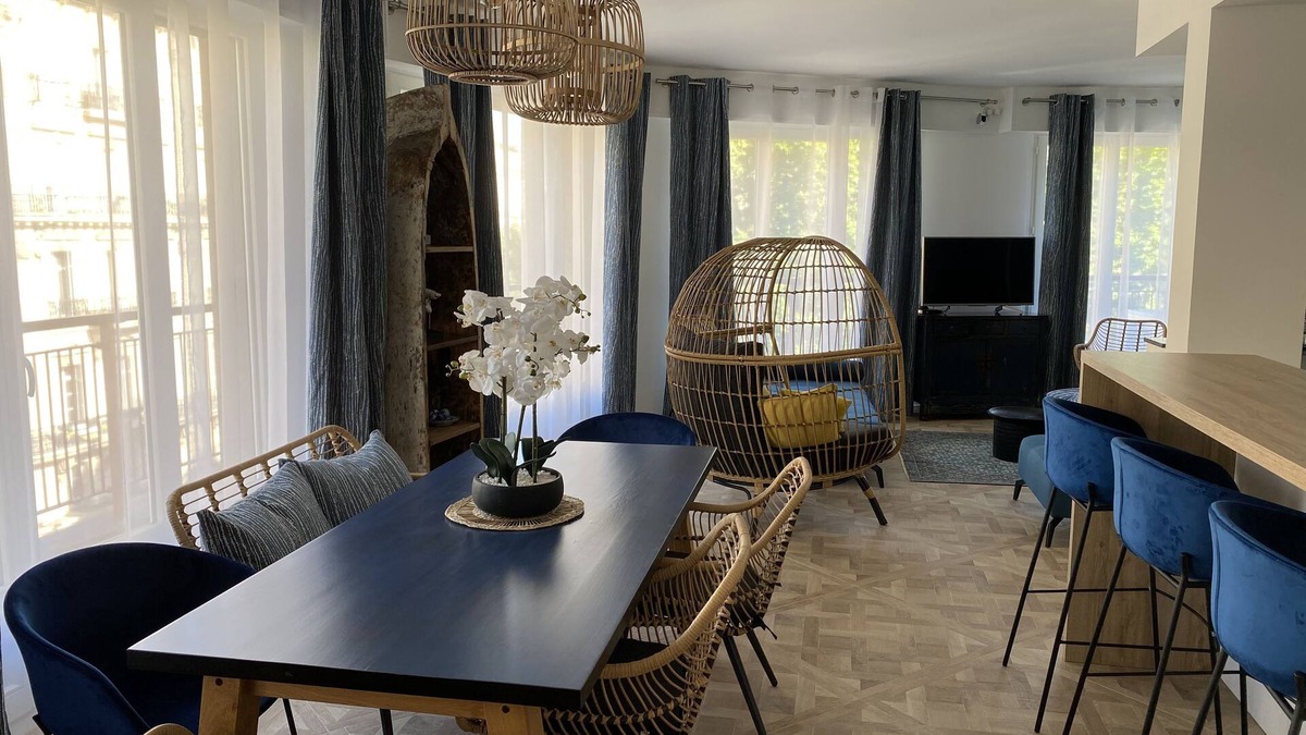 Thiers Condo | Magnificent 4* loft on the Canebière. Marseille, France. Air-conditioned. Autonomous arrival.