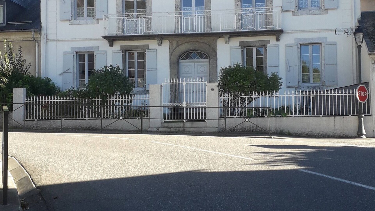 Luz-Saint-Sauveur House | Magnificent and large 18th century house, in a mountain village