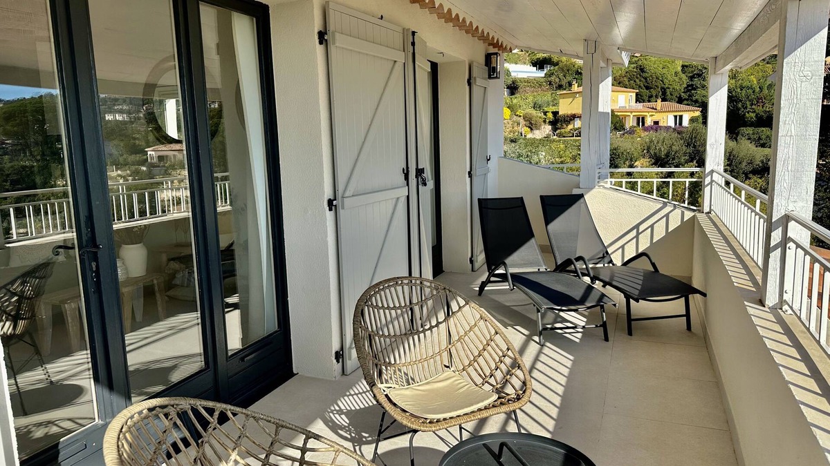 La Croix-Valmer Apartment | Magnificent apartment with sea view just a few minutes from the beach