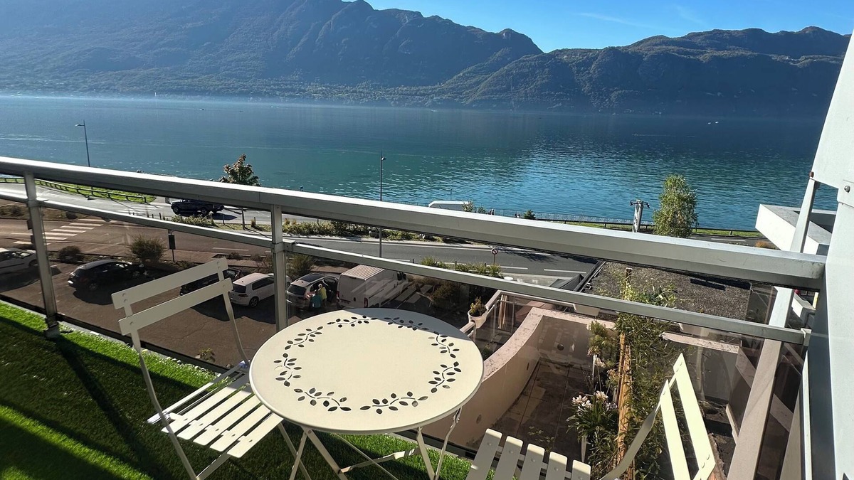 Tresserve Apartment | Magnificent apartment with view of Lac du Bourget and waterfront (20 meters)