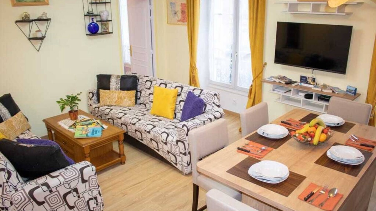 Saint-Merri Apartment | MAGNIFICENT APARTMENT, TOP LOCATION, AC, SECURITY, LE MARAIS SAINT-PAUL