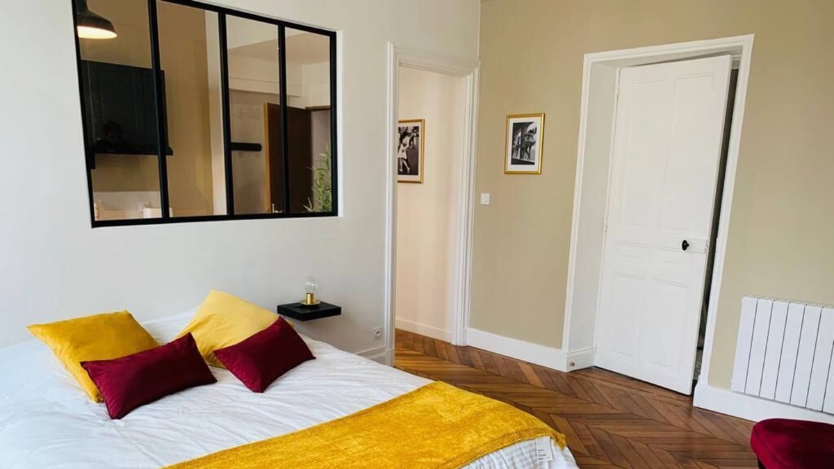 Quartier du chateau Apartment | Magnificent apartment with the cachet of the old