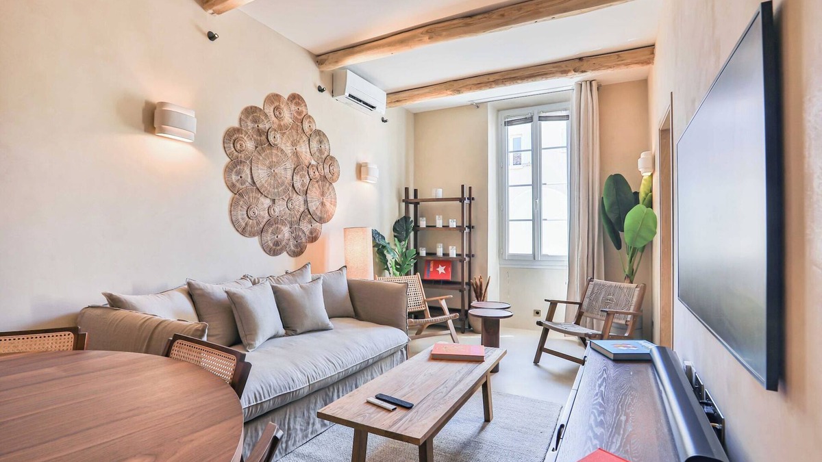 Saint-Tropez City Centre Apartment | Magnificent apt - 2BR/6P - Heart of Saint-Tropez