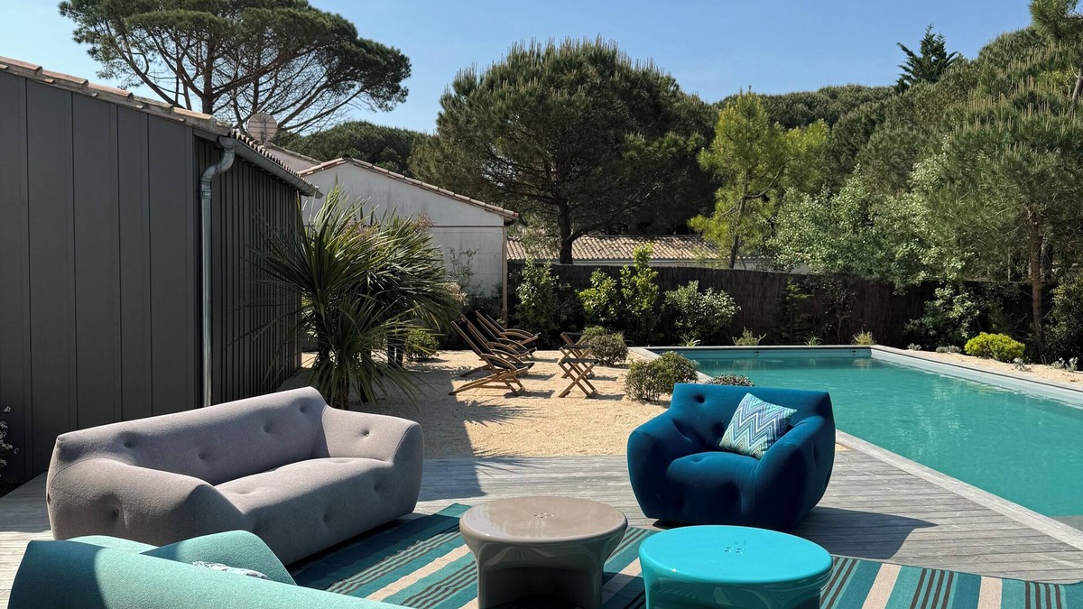 Les Portes-en-Re Villa | Magnificent architect-designed villa, swimming pool, walking distance to beach, pétanque, billiards, basketball