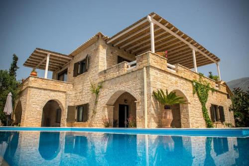 Kardamyli Villa | Magnificent, Authentic Private Villa and the Guest house