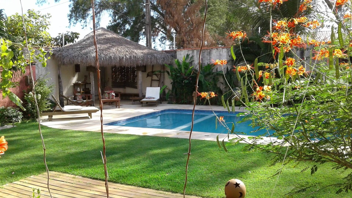 Centro House | Magnificent beach house: swimming pool and tropical garden!