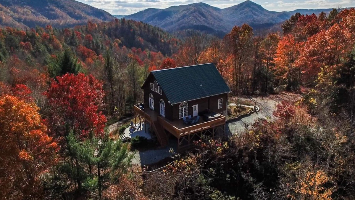 Yadkin Valley Cabin | Magnificent Cabin: Summit at Blue Ridge