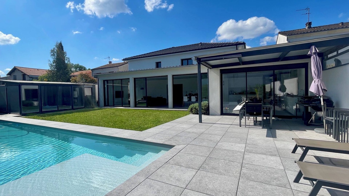 Merignac Villa | Magnificent contemporary architect-designed villa